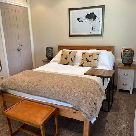 Adorable One Bedroom Apartment With Balcony 뉴타우너즈 외부 사진